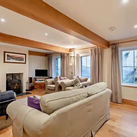 3 Bed In Sz247 * Dockray